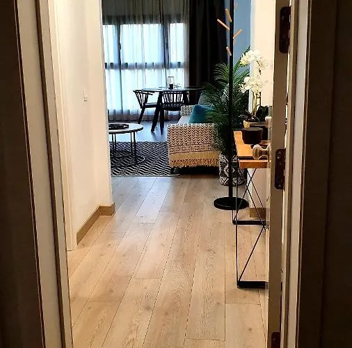 Apartment Blueskyesteponagardens *