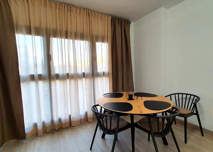 Blueskyesteponagardens *